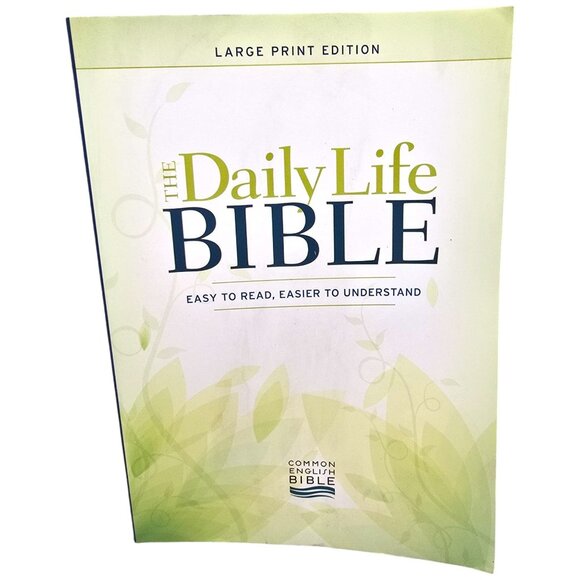 The Daily Life Bible LARGE PRINT EDITION Easy To Read Common English Bible - Picture 1 of 16